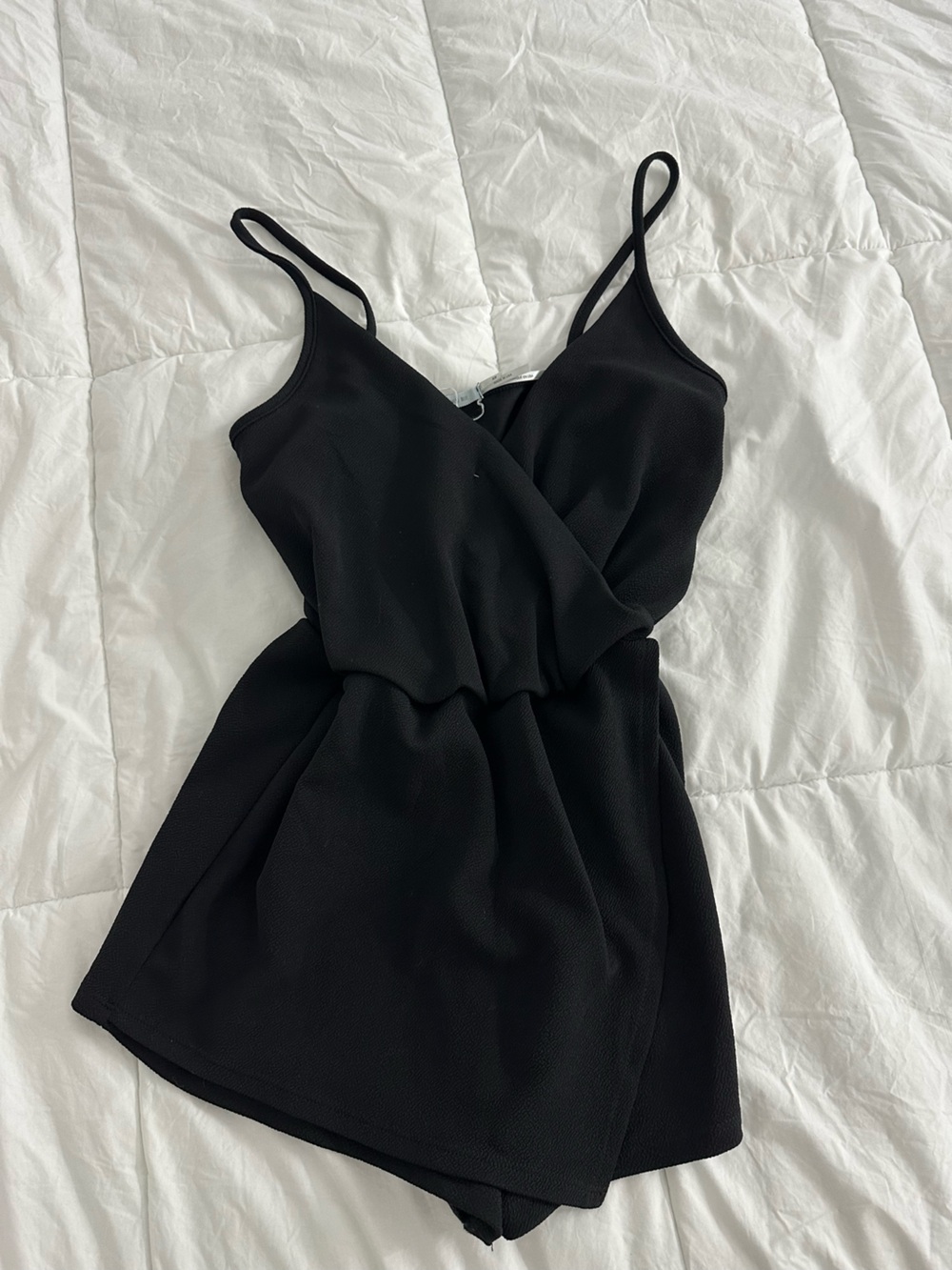 Black Women's Sleeveless Twist-Front Romper